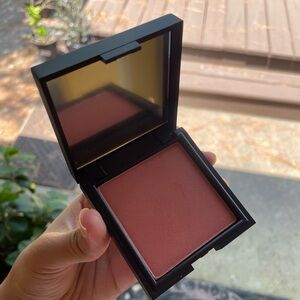 Younique pressed blush